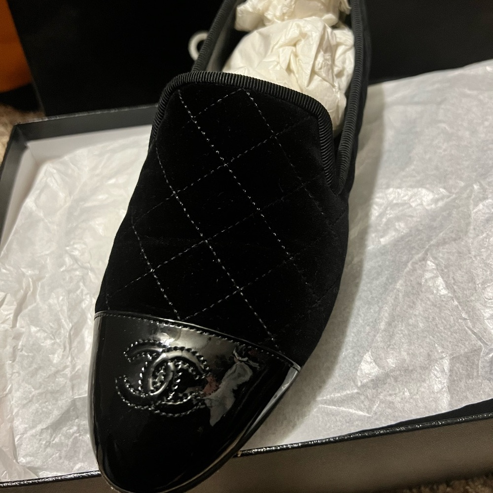 RARE Chanel Moccasins Loafers Velvet - Black Size 37.5, worn 2x - Picture 3 of 6